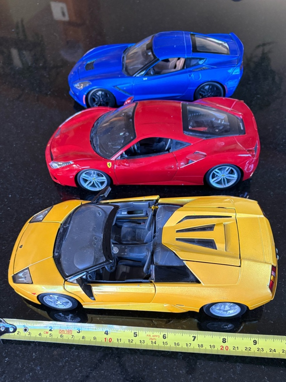 3 Maisto 1/18 Diecast Supercar Lot - Lamborghini, Ferrari, Corvette